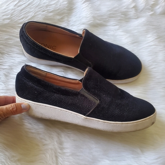 Vionic Kimmie Perforated Black Suede Slip On Sneakers, Size 8.5 - Picture 1 of 6
